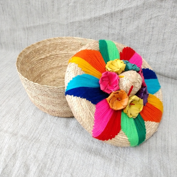 Other - Colorful Wicker Basket with Lid and Flowers